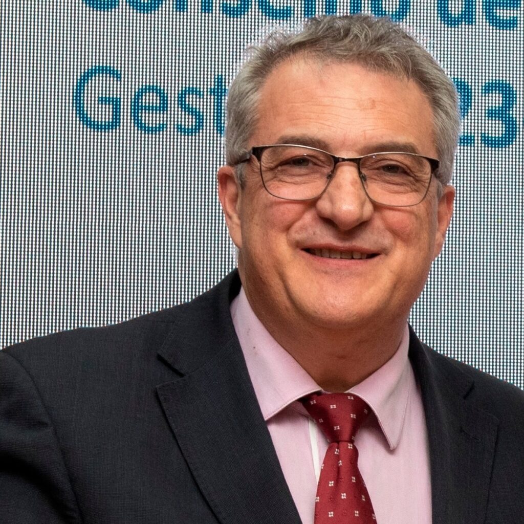 Flavio Daniel Saavedra Tomasich
